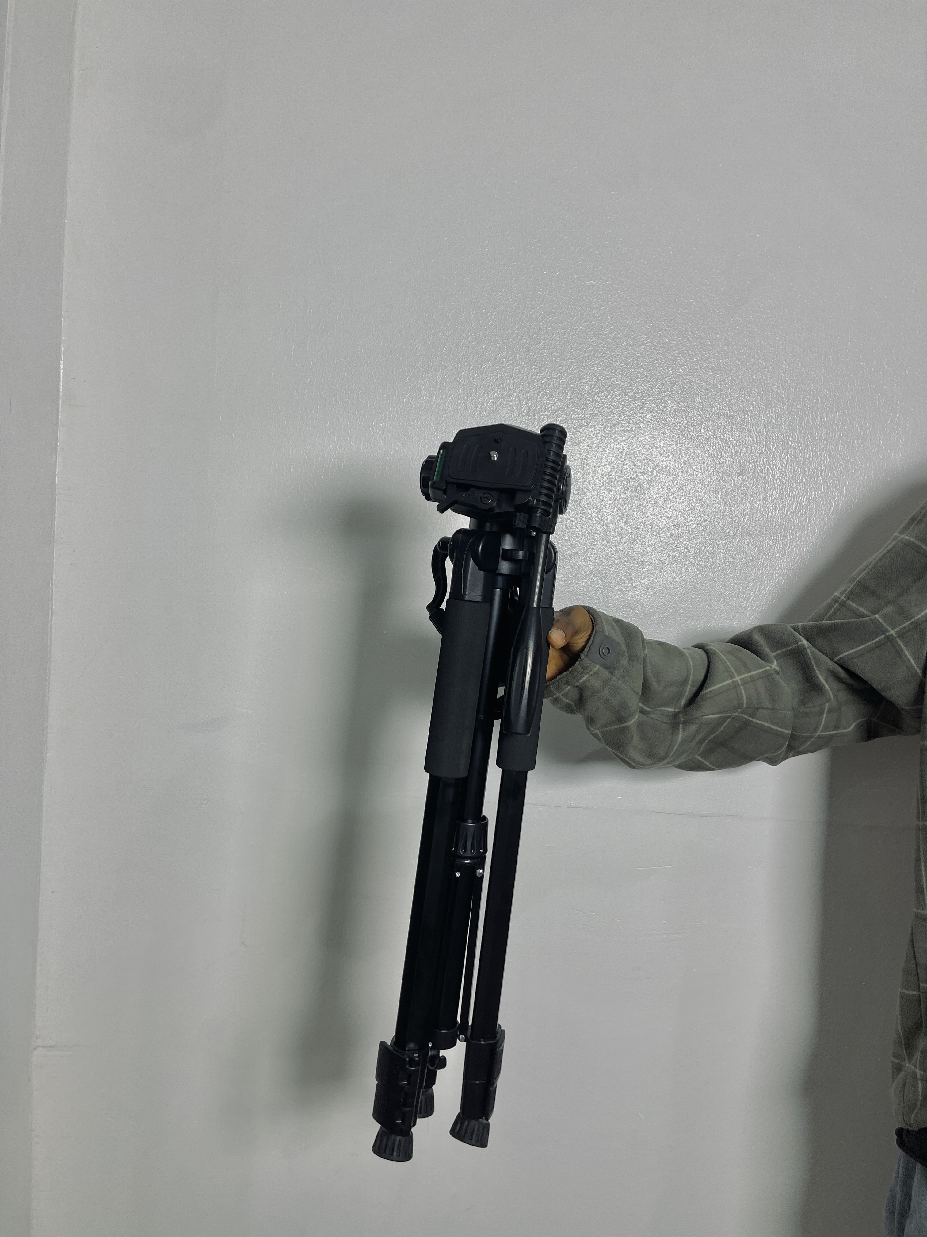 STILL THUGGIN IT varsity Jacket - white